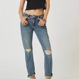 Anthropologie pilcro slim boyfriend jeans ripped distressed denim jeans 29T